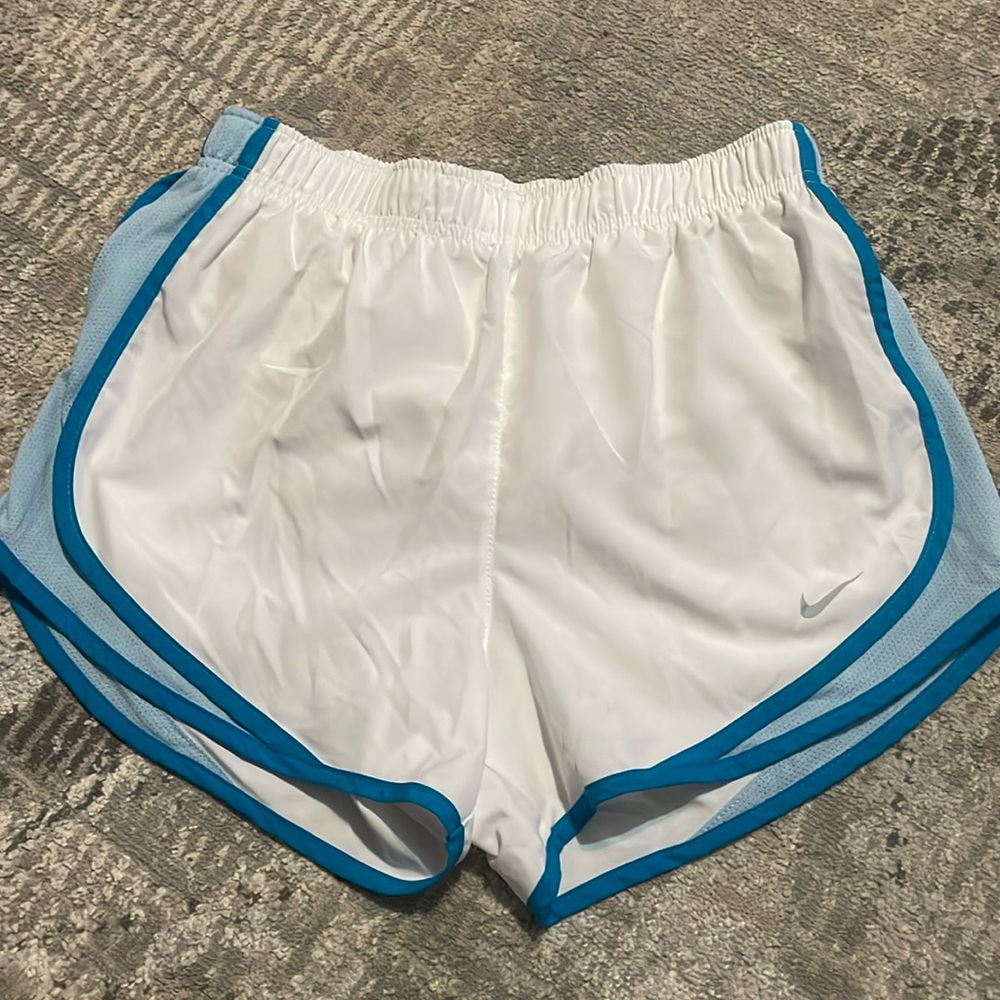 Ladies White Nike dri-fit athletic/running shorts w/elastic drawstring waist S